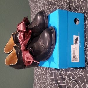 John Fluevog East End Templeton size 5